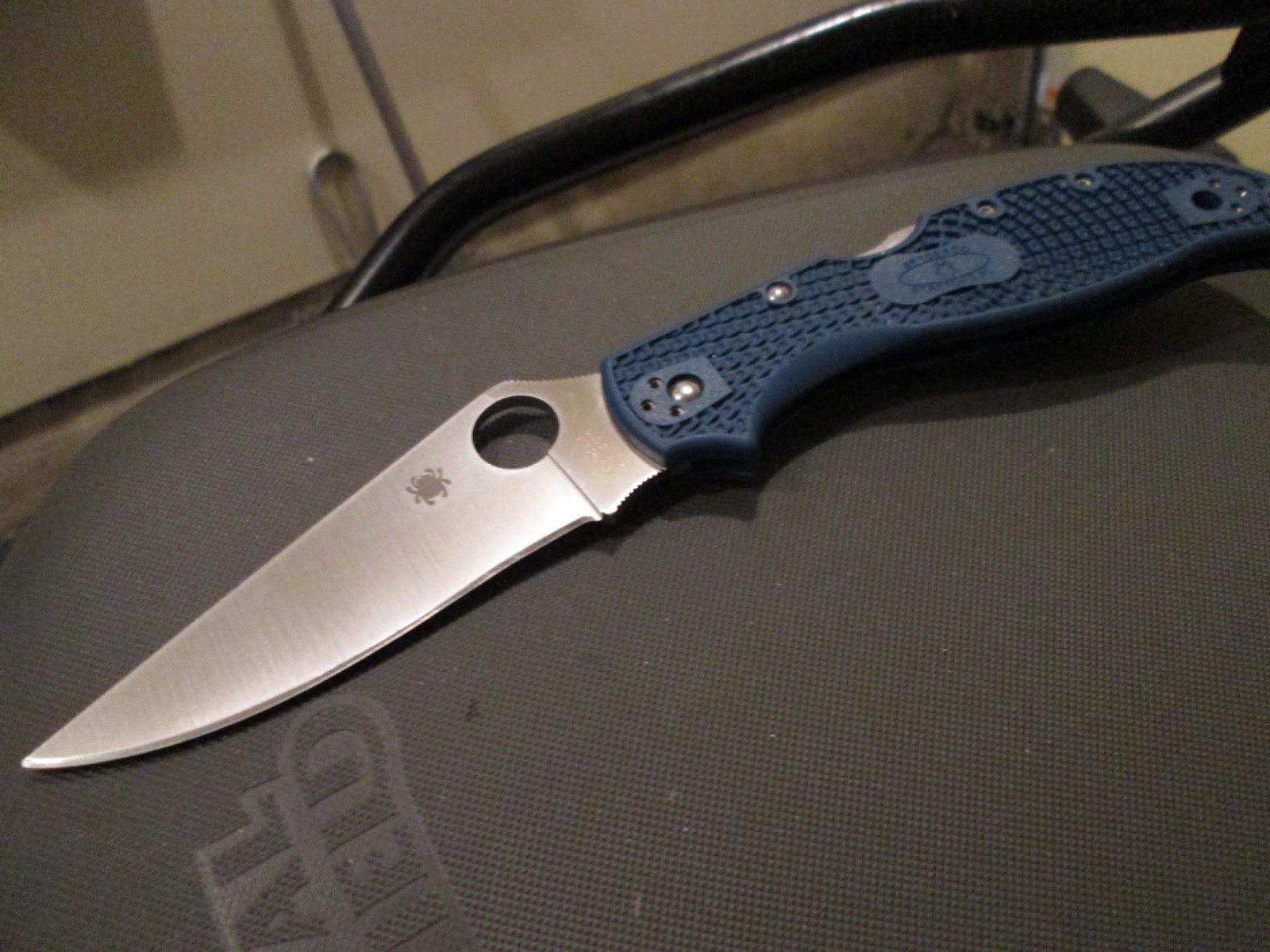 SPYDERCO Stretch 2 XL, Cobalt Blue FRN SPY27 Blade