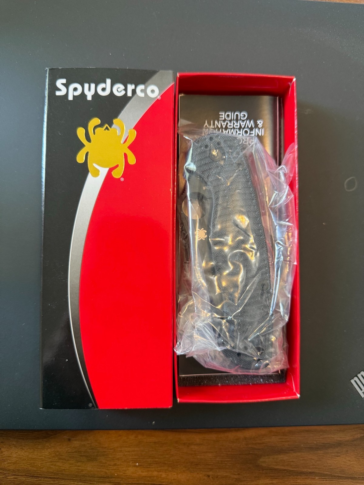 Spyderco Paramilitary 2 MagnaCut Salt Knife Black G-10 DLC