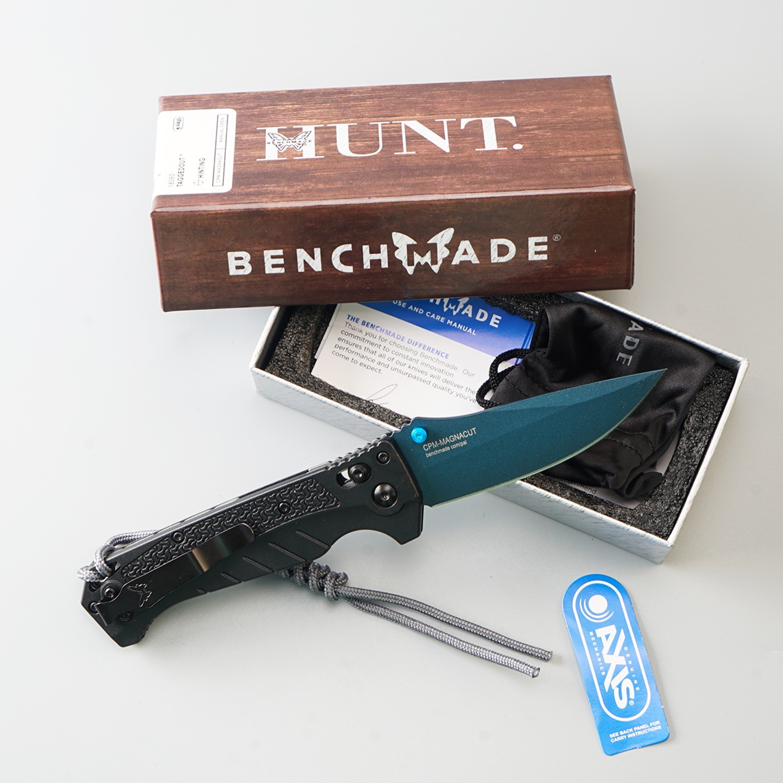 Benchmade 18060 CPM-MagnaCut AXIS Manual Folding Knife Blue Drop Point New