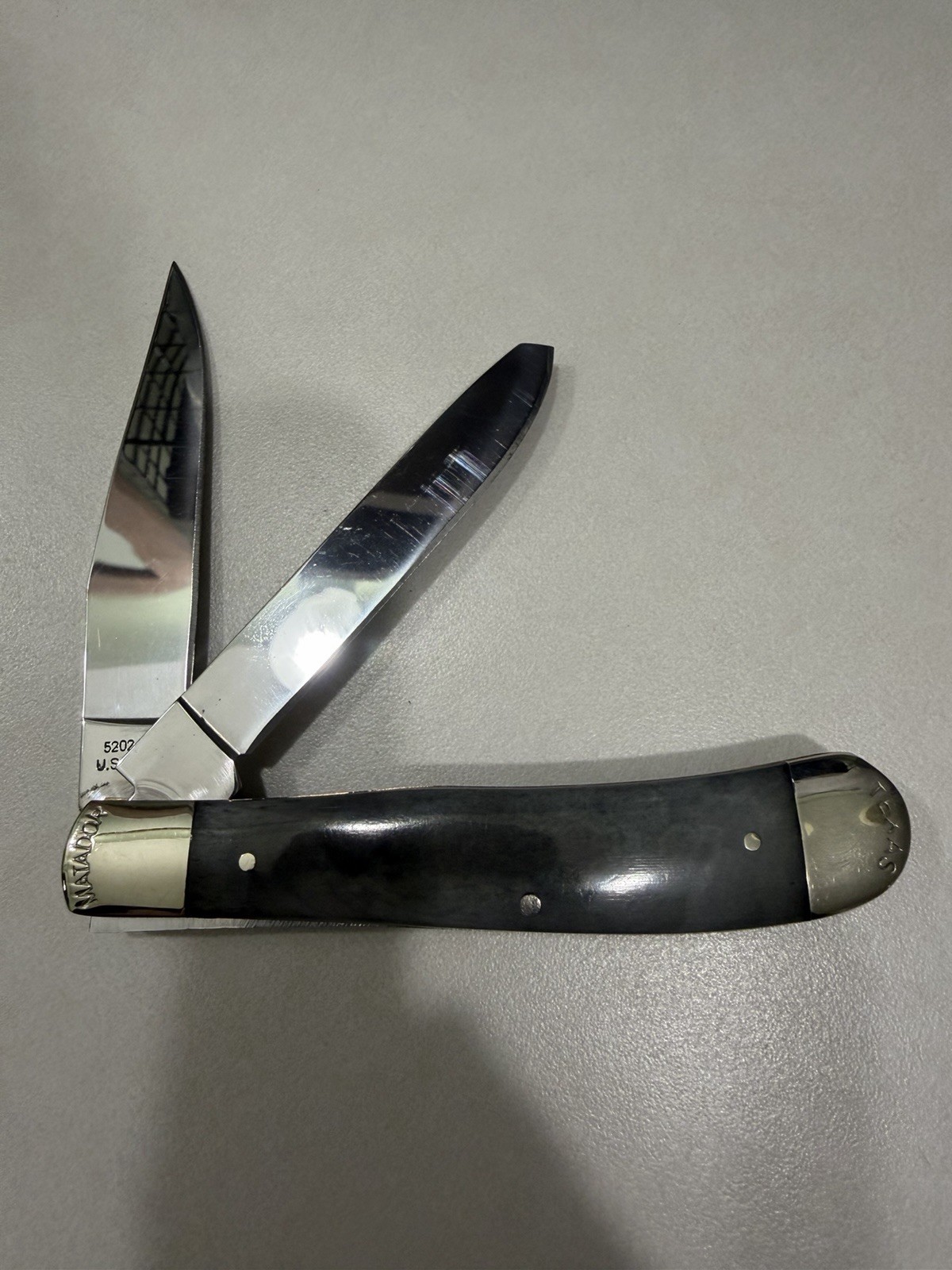 Moore Maker 5202 HAT 2023 Gray Bone Handle Trapper 2-Blade