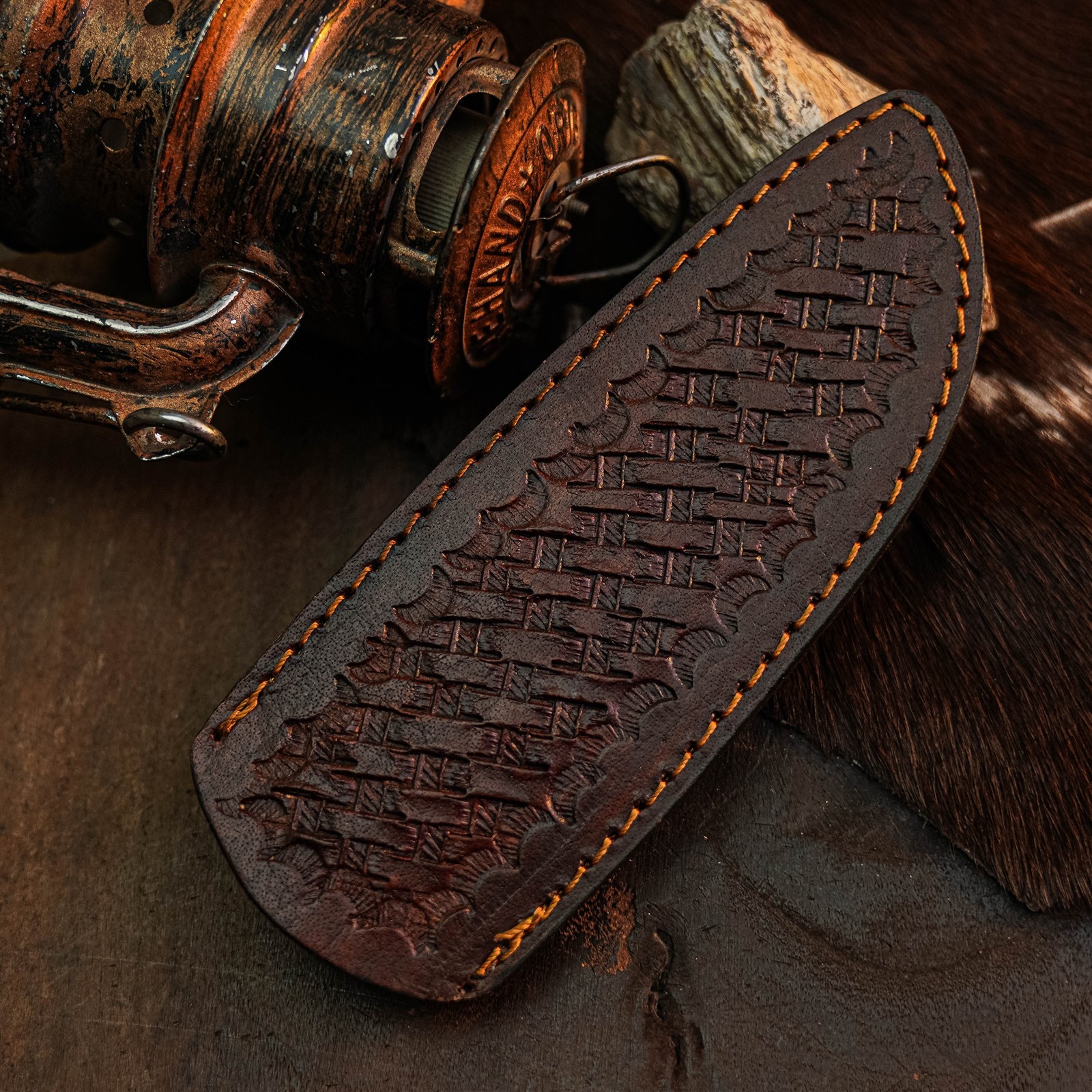 8.9″ Camping Bushcraft Damascus Knife Handmade Full Tang Horn Handle +Sheath