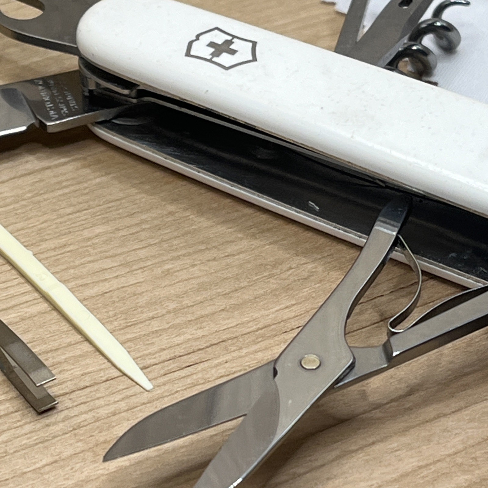 White Victorinox Swiss Army Huntsman Knife Multi Tool! US Seller Combined Ship