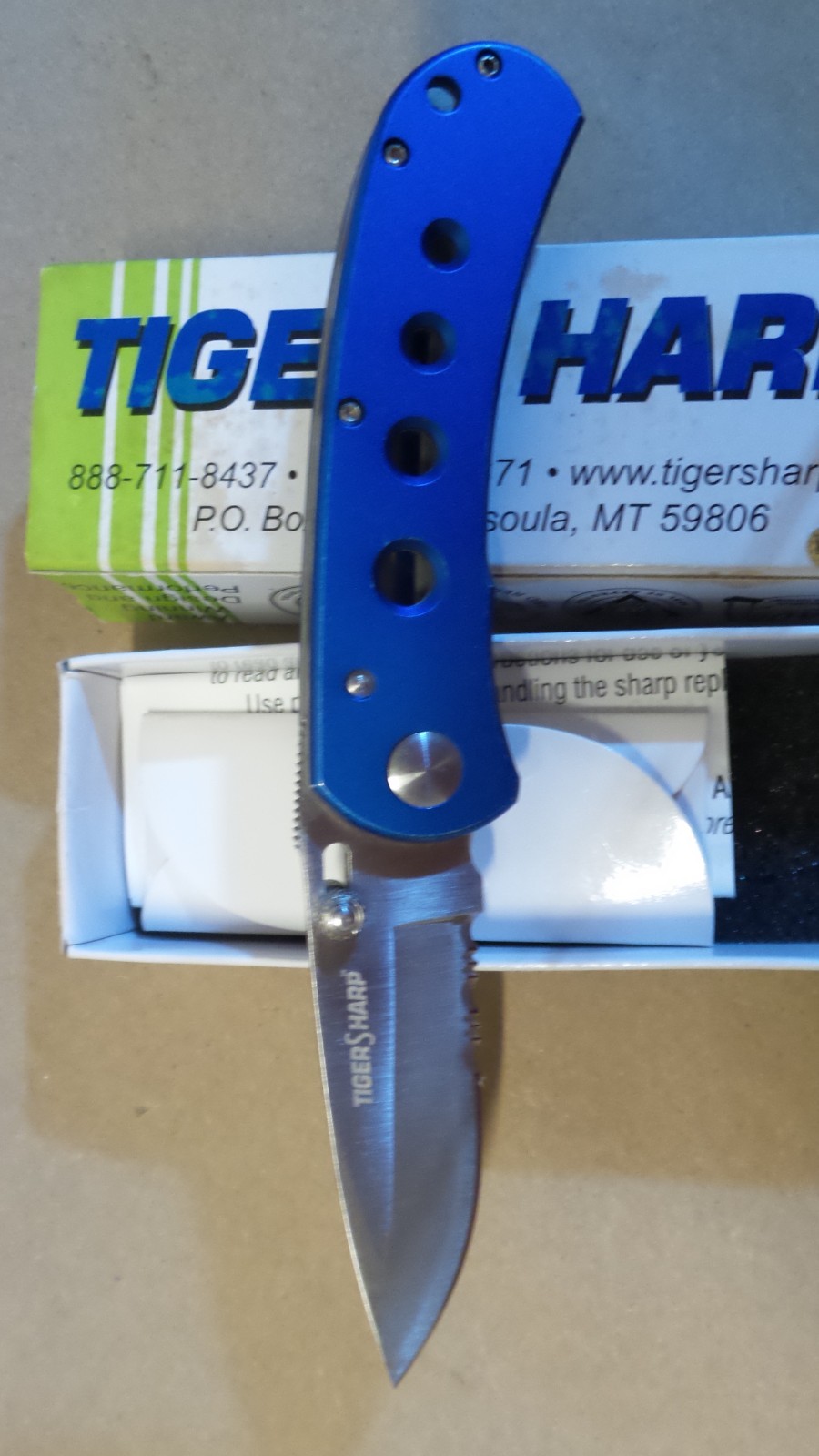 CRKT, Boker Magnum, Tiger Sharp and other pocket knives