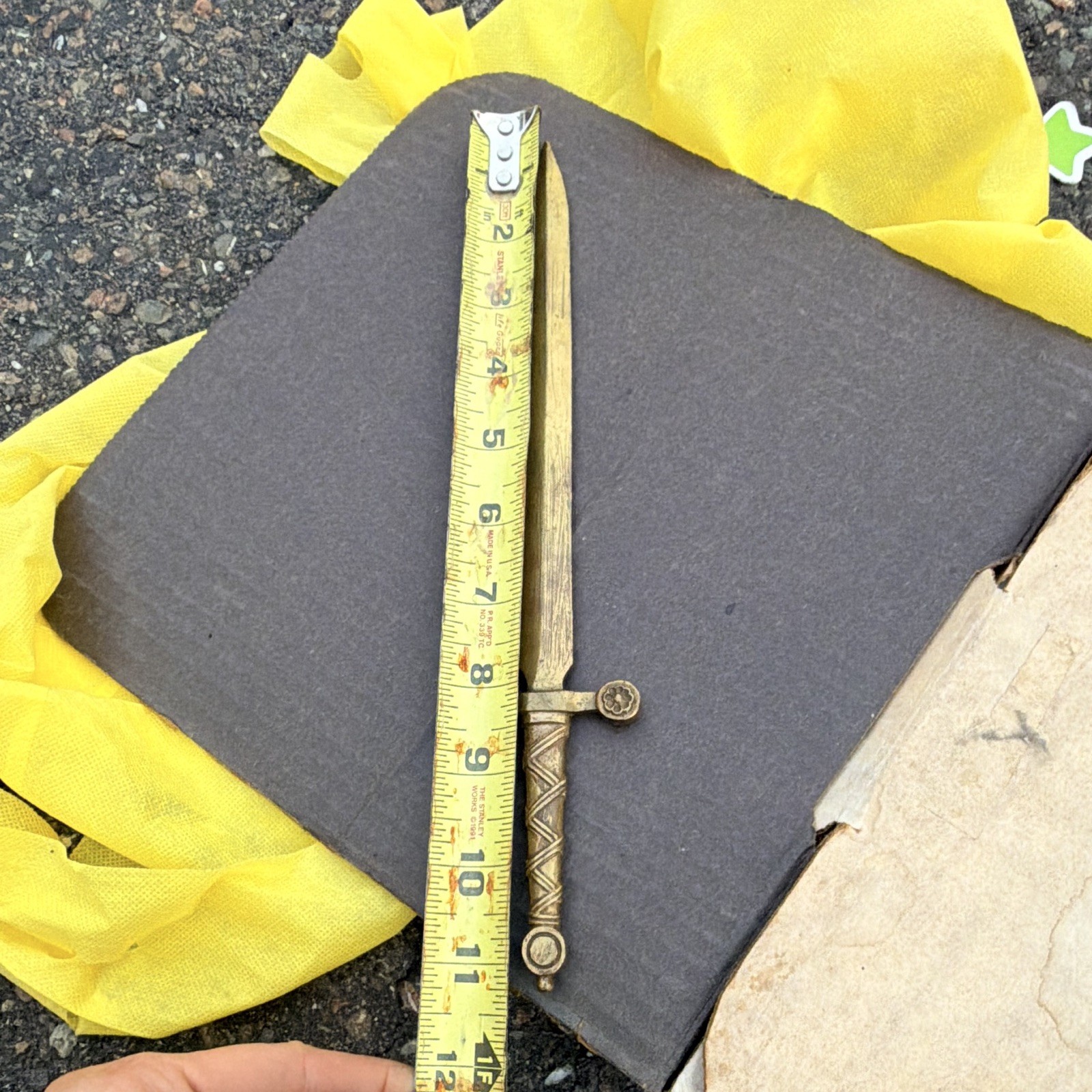 11 inch Gold Tone Decorative Dagger with Crossguard, Double-Edge, Ambidextrous
