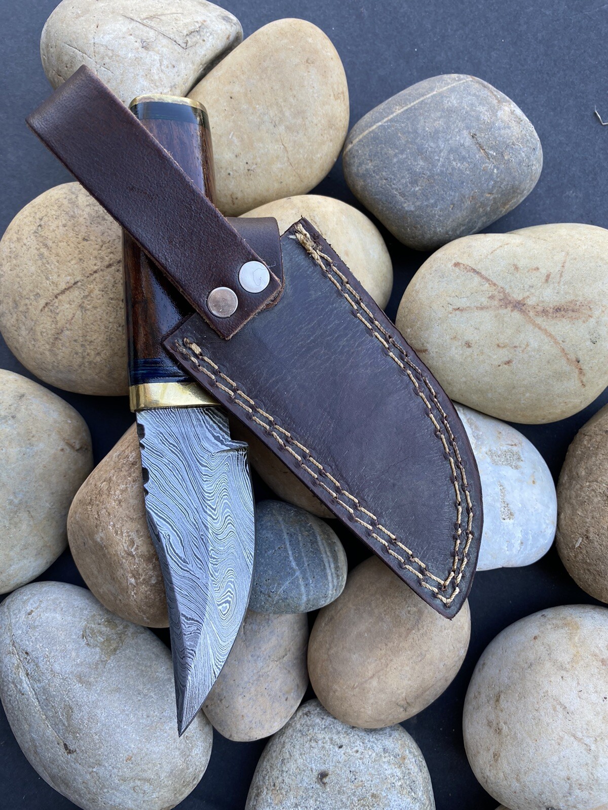 8”Custom made Handmade Damascus Steel W/ Leather sheath ZH 31/hunting Knife