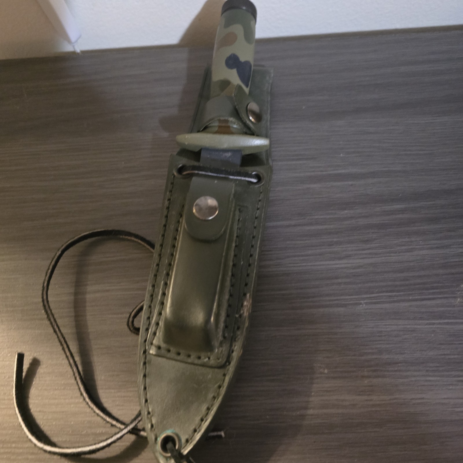 Valor 440 Stainless Fixed Blade Knife Clip Point Combo Edge Black Camo w/ Sheath