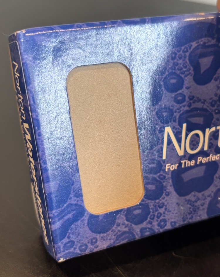 Norton Waterstones Single Grit 1000 8″ x 3″ x 1″ Unused Open Plastic