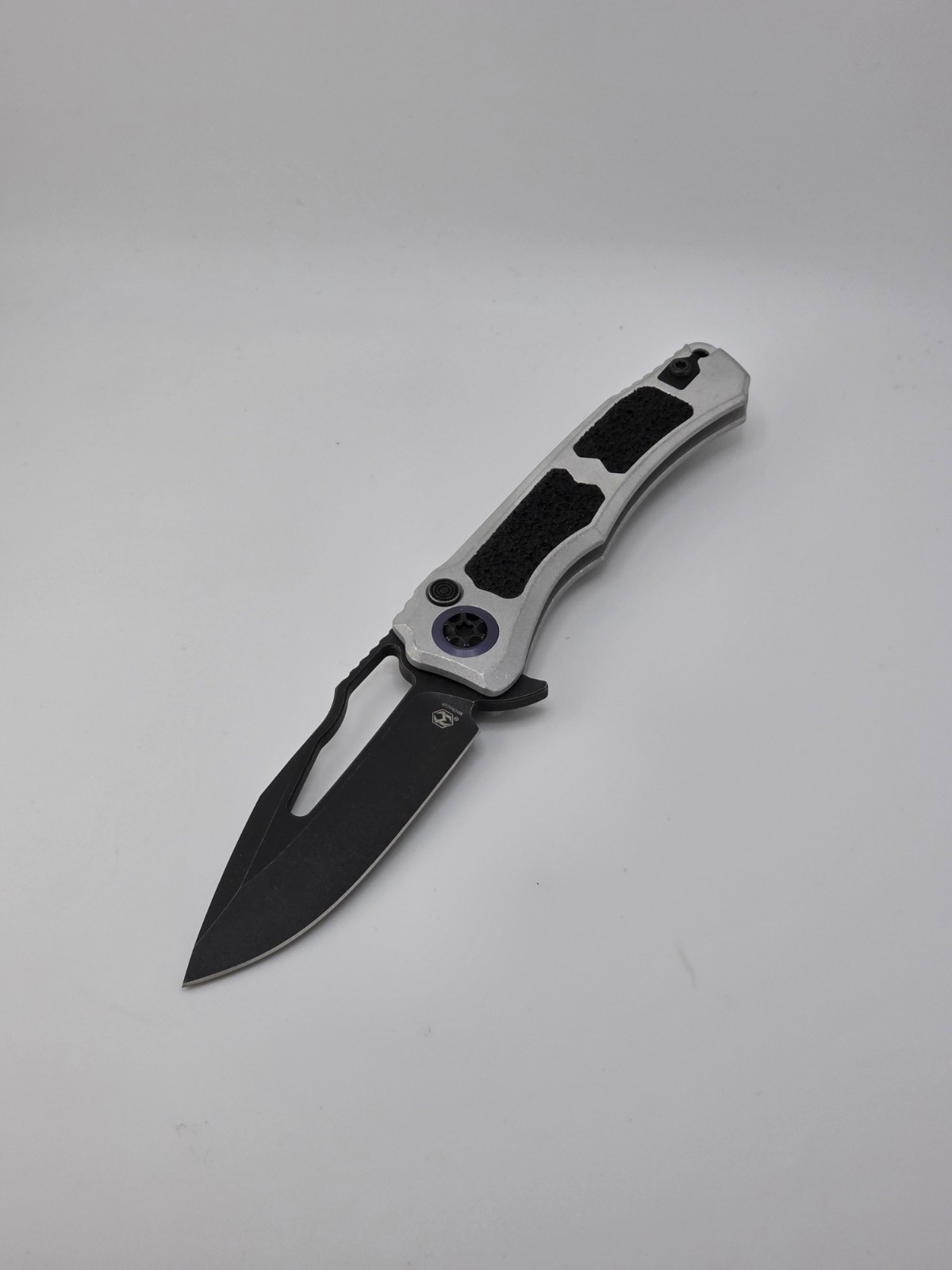 Heretic Knives Wraith V4 Manual Blizzardworn H001-8A-BLZ MagnaCut