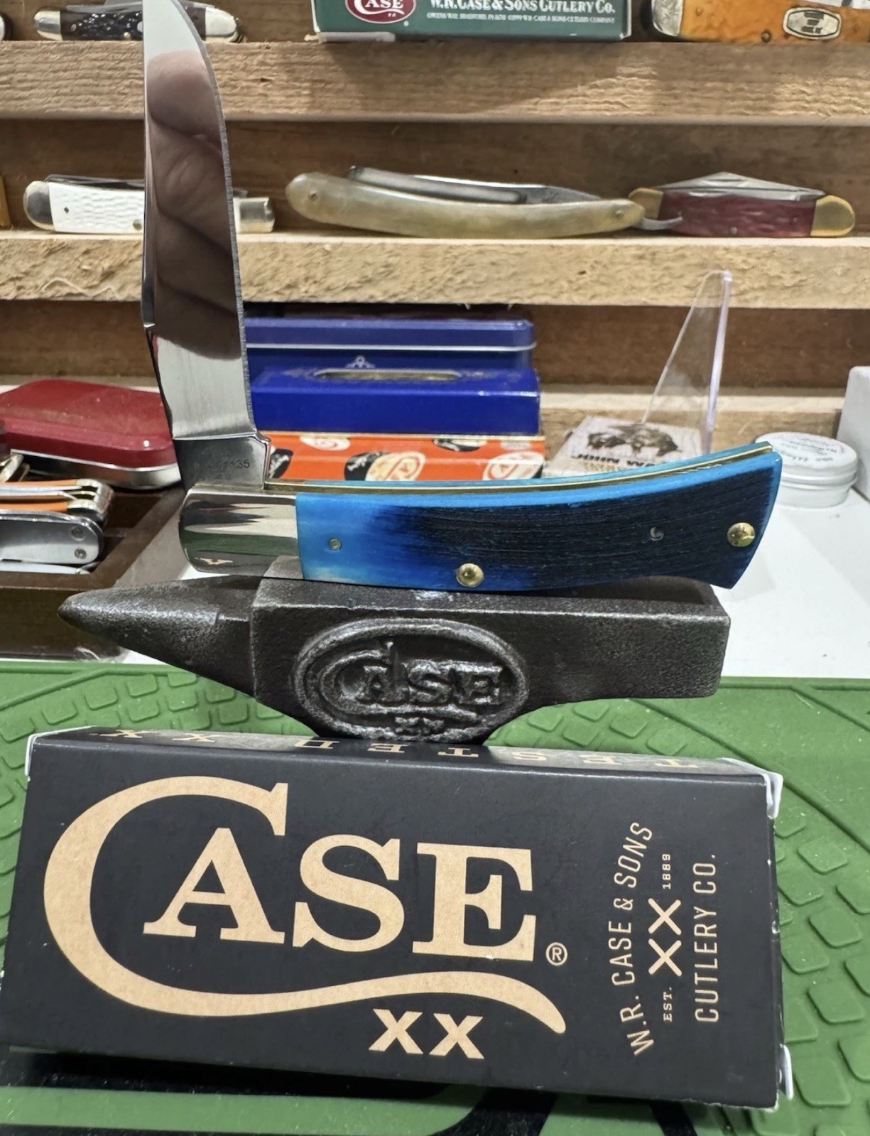 Case 2026 Caribbean Blue Axe Handle Pocket Knife Stainless Steel Blade USA NIB