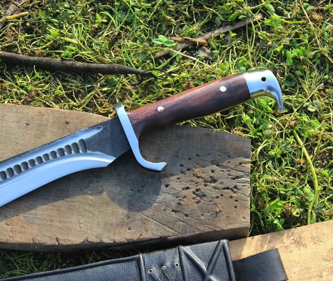 18 Inch Tactical Eagle Machete Knife Full Tang D2 Steel Razor Sharp With Sheath