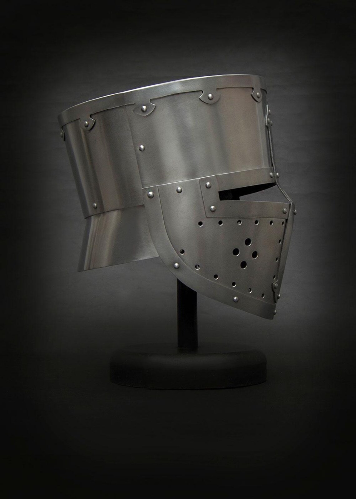 Medieval Great Helm – Knight Crusader Helmet – LARP & Reenactment Armor