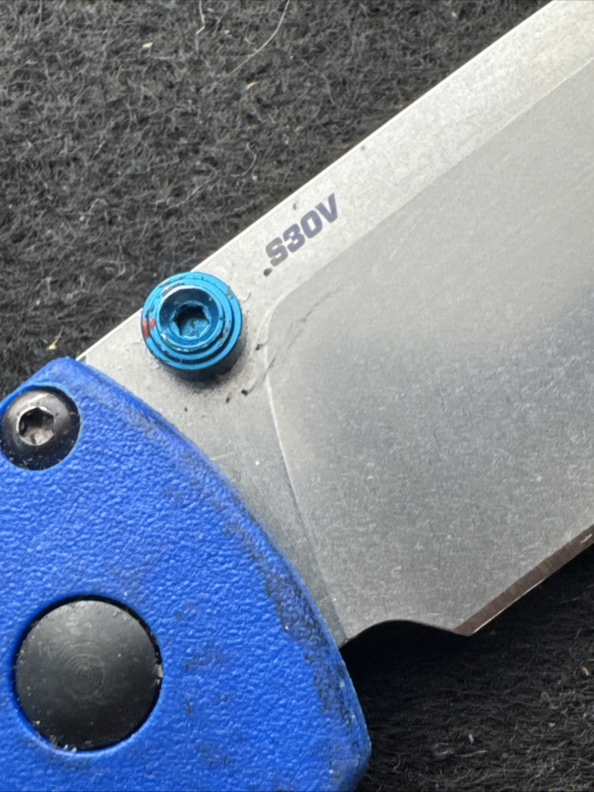 Benchmade Knives Bugout 535 Blue Grivory S30V Pocket Knife