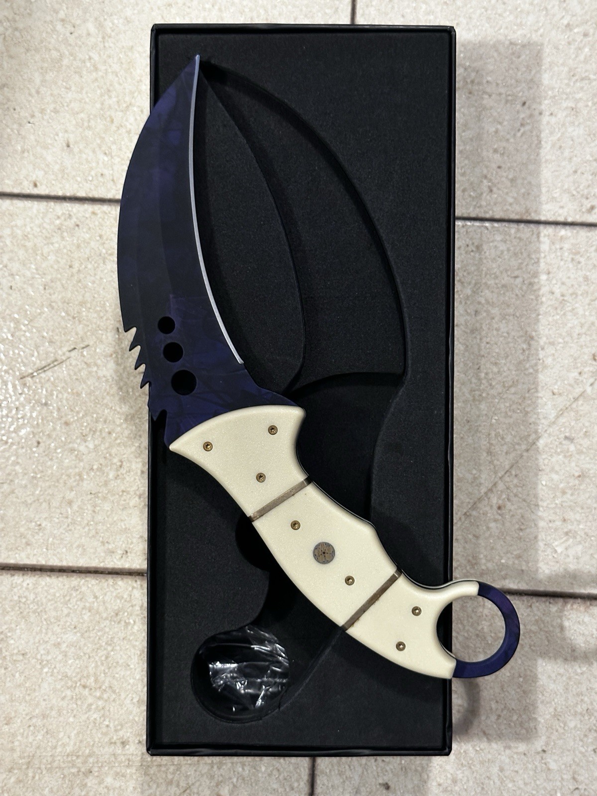 Elemental Knives And Fadecase Knives Lot