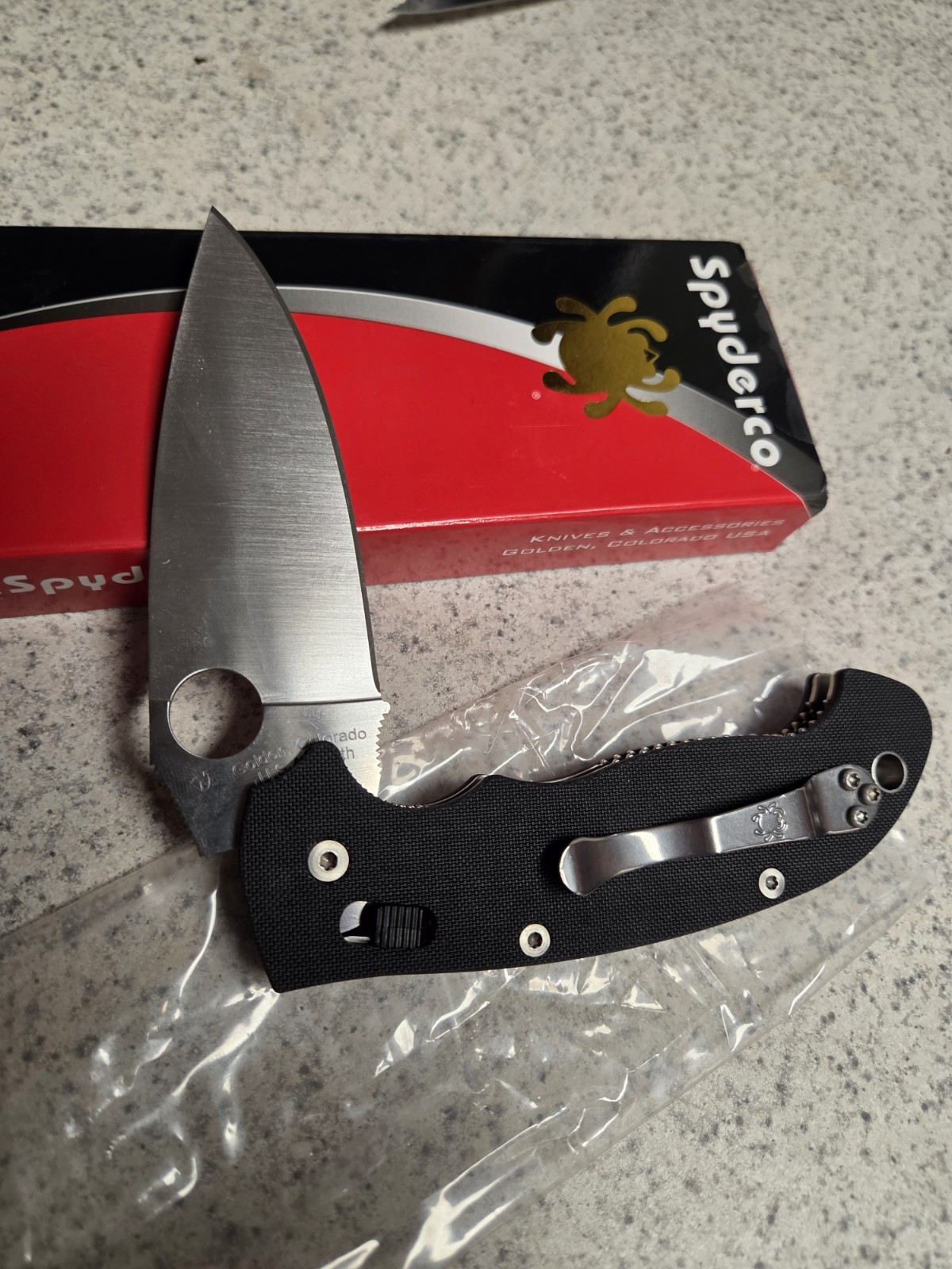 New In Box Spyderco Manix 2 XL G-10 Folding Knife – Black