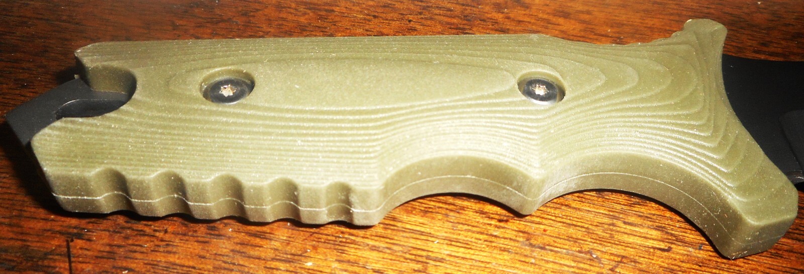 ARMY GREEN-HANDLE COMBAT KNIFE AND HARD SHEATH