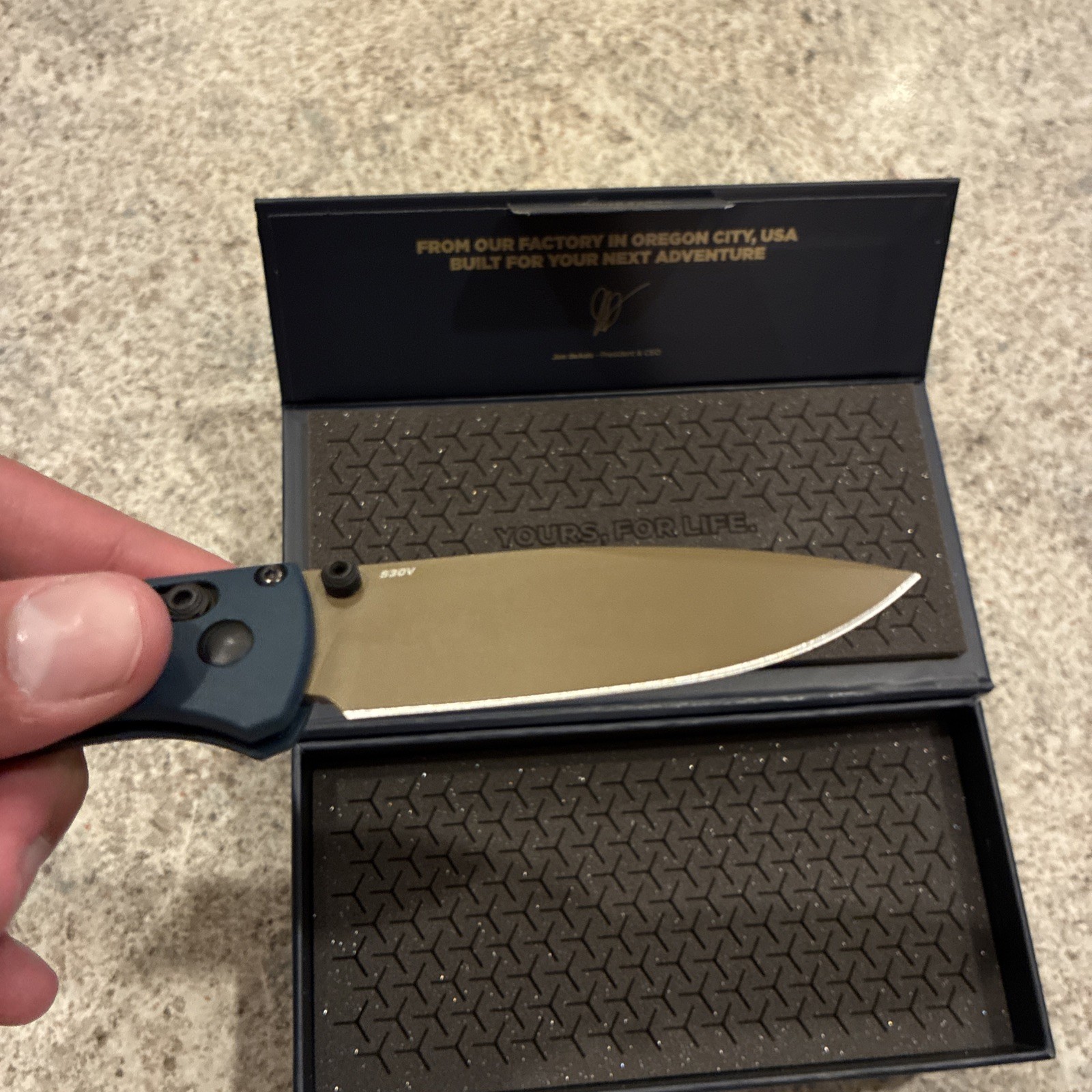 Benchmade 535FE-05 Bugout Knife Crater Blue Grivory Handle S30V Folding Knife