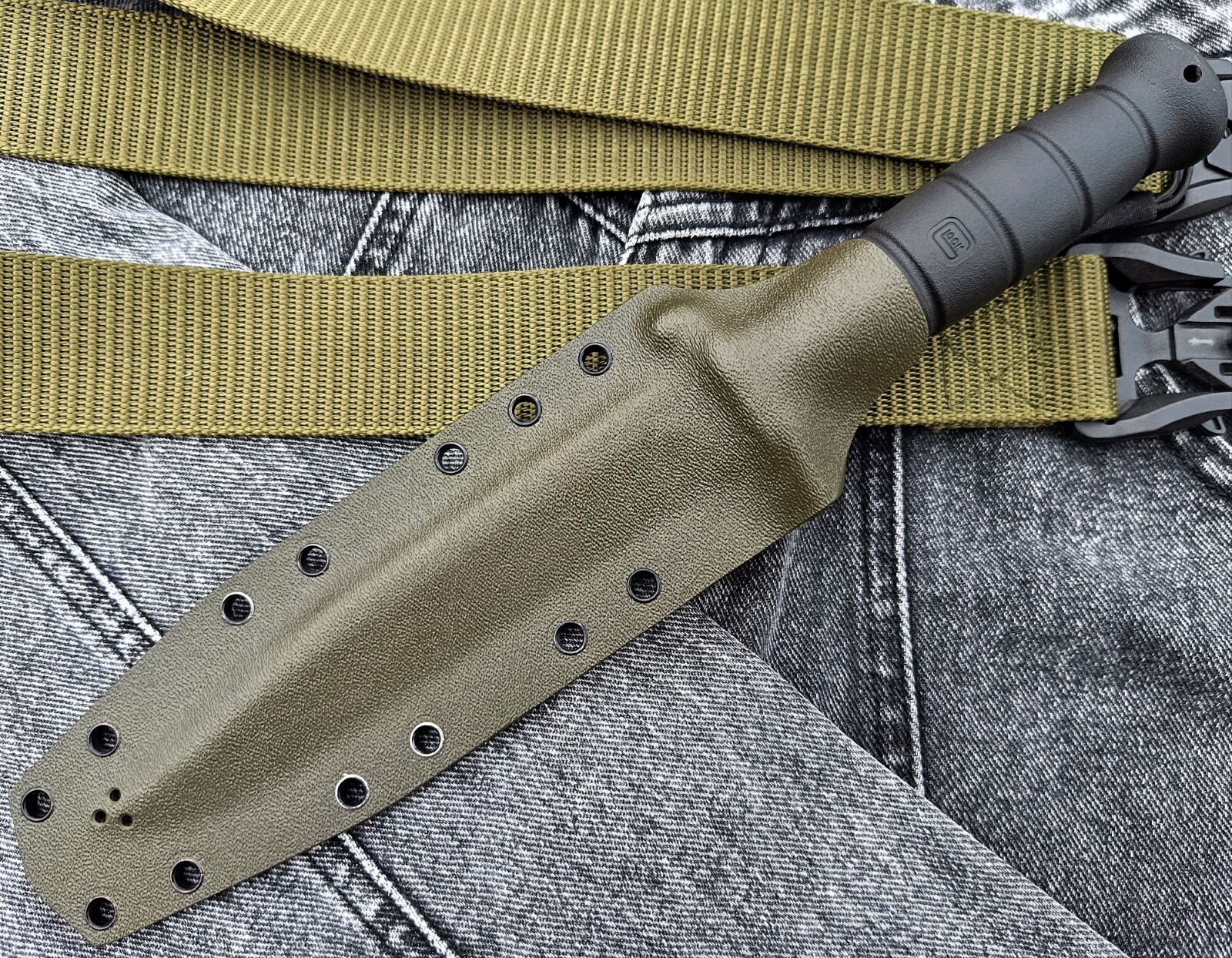 Glock 78/81 custom olive kydex sheath. Only the scabbard. Scabbard with mount