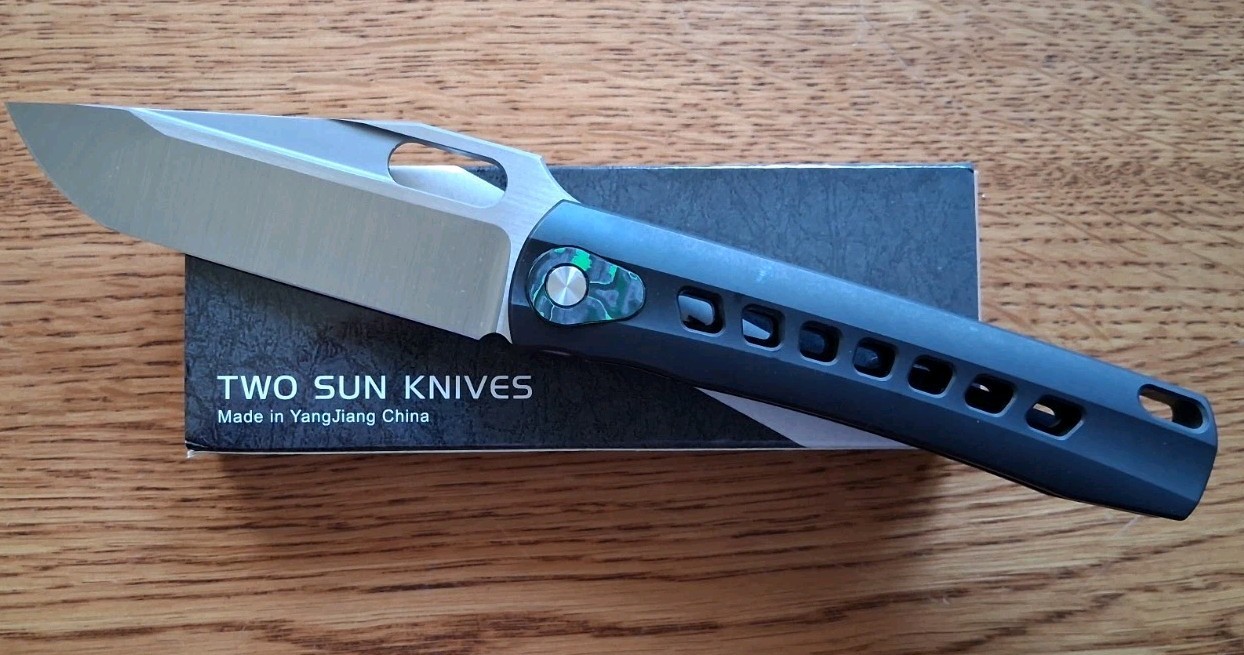 🔥TWO SUN – Folding Knife SOLID Ti Handle w/CF Inlay & M398 Blade (TS451-M398)