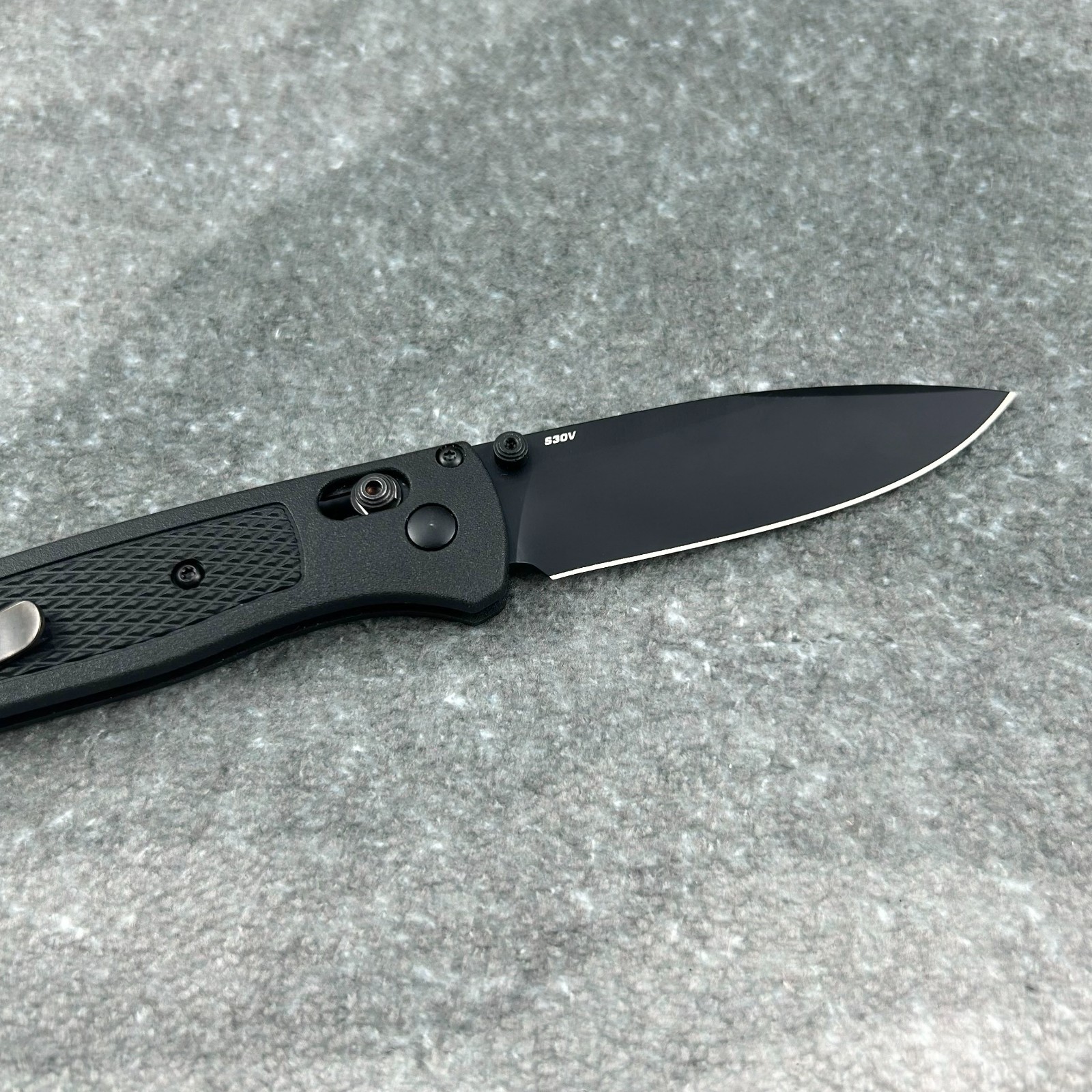 Benchmade-Knives Bugout-(535BK-2) Black CF-Elite Handle CPM-S30V-Steel Knives