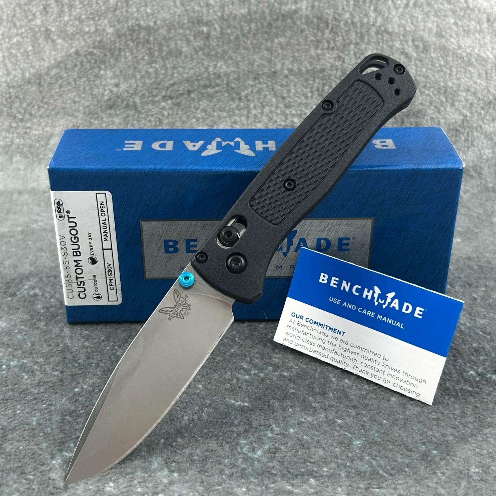 Benchmade-Bugout-(535BK-2) Black CF-Elite Handle CPM-S30V-Satin Drop Point Knive