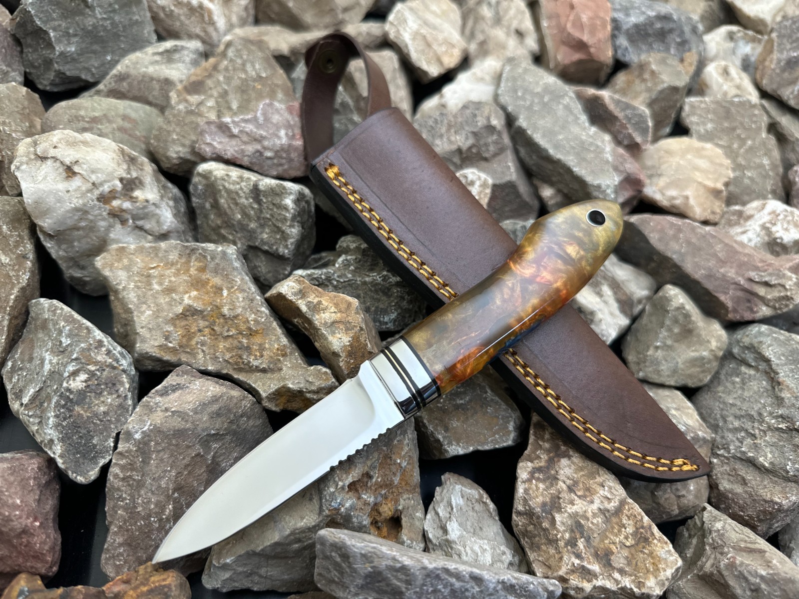 Custom Handmade Fixed Blade Hunting Outdoor EDC Knife W/ Burl Type Resin Handle