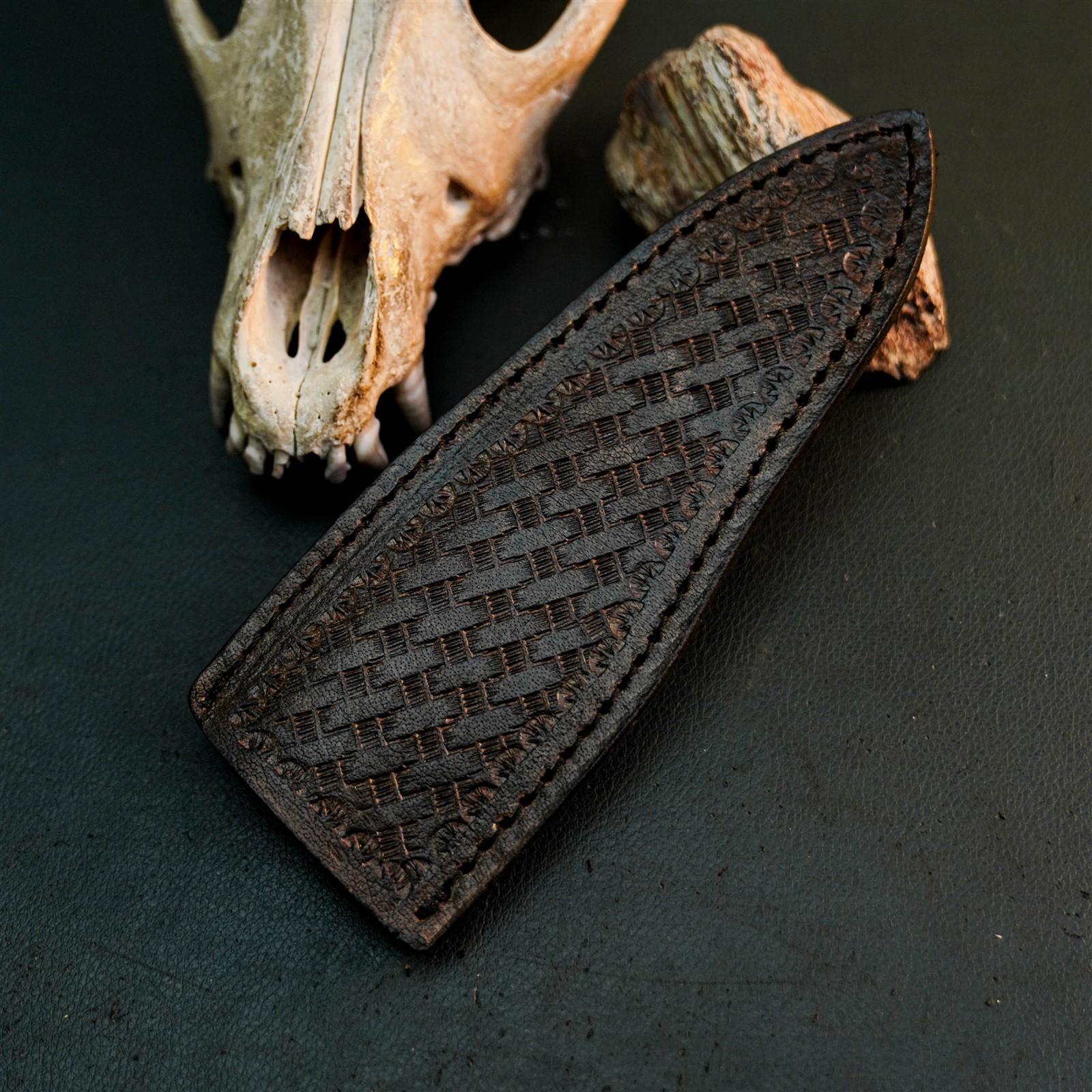 8.4″ Hunting EDC Stainless Knife Handmade Full Tang Resin Handle + Sheath