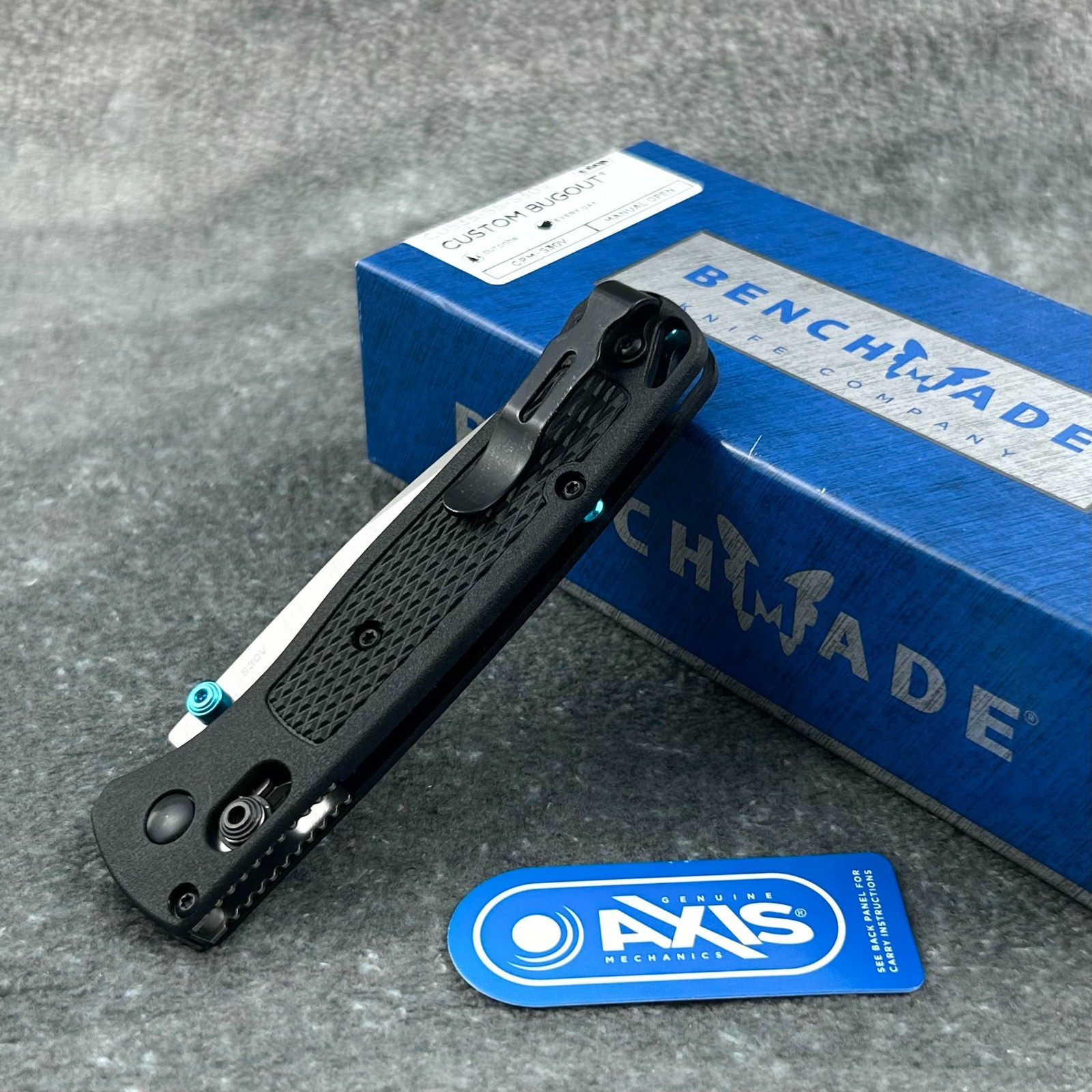 Benchmade-Bugout-(535BK-2) Black CF-Elite Handle CPM-S30V-Satin Drop Point Knive