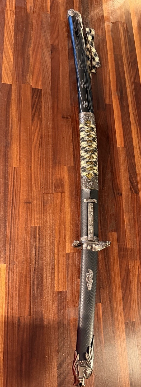 Japanese Style Samurai Katana 40” Stainless Steel Blade, Black Scabbard, Dragon