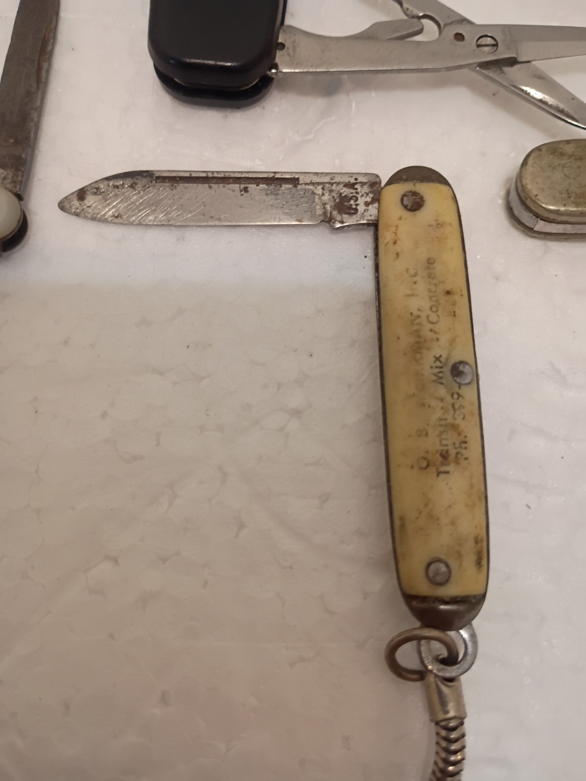 9 Vintage Knives Various Makes and Different Sizes None Perfect Condition