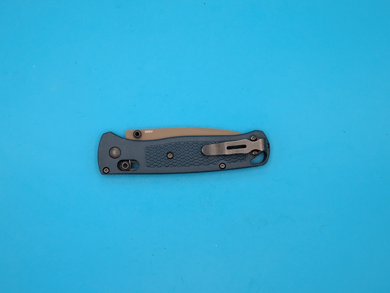 Benchmade 535FE-05 Bugout Knife Crater Blue Grivory Handle S30V Folding Knife