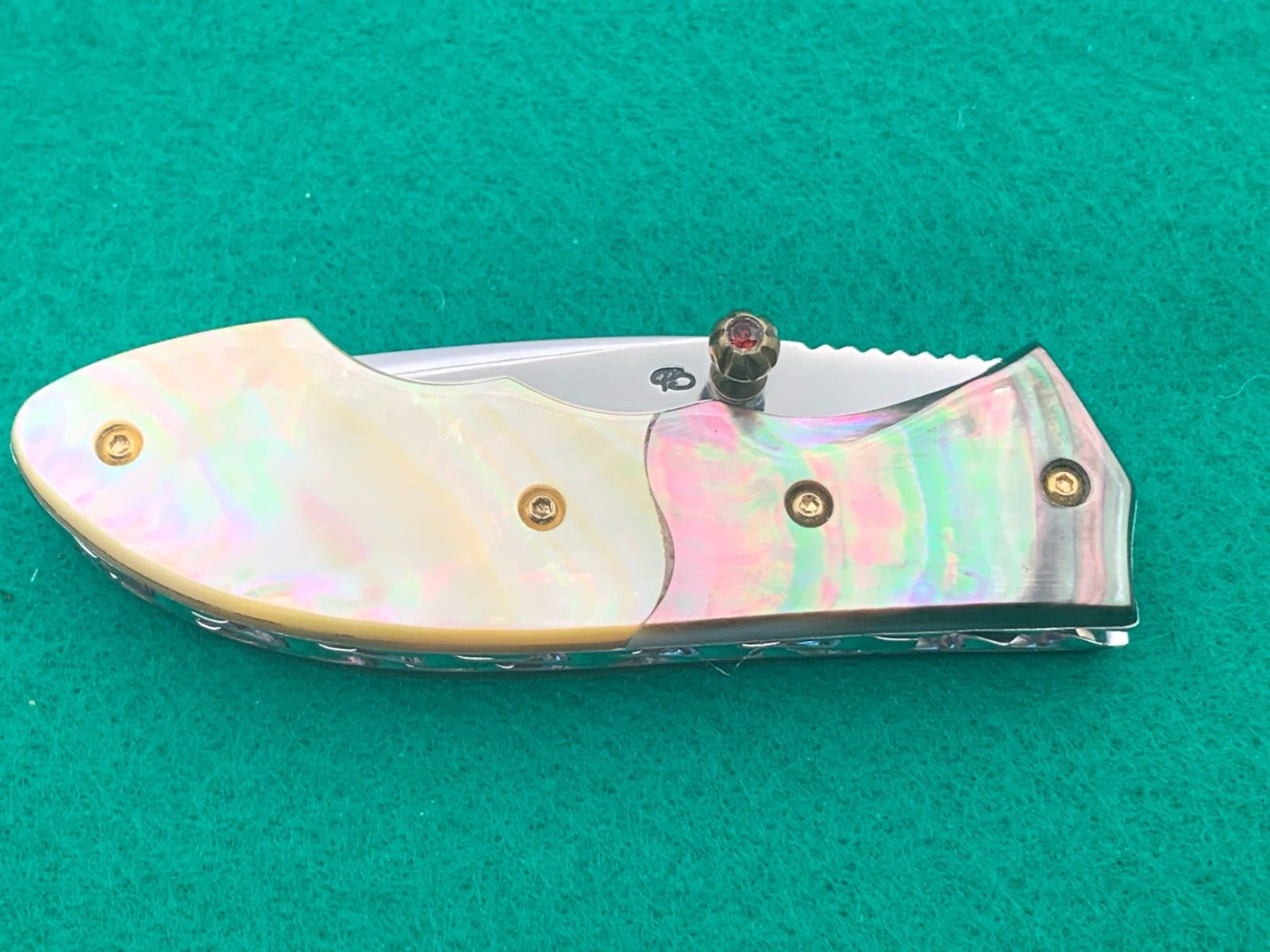 CUSTOM TAWEESAK KNIFE MOTHER OF PEARL / NONE BETTER MUSEUM QUALITY) w/ CASE