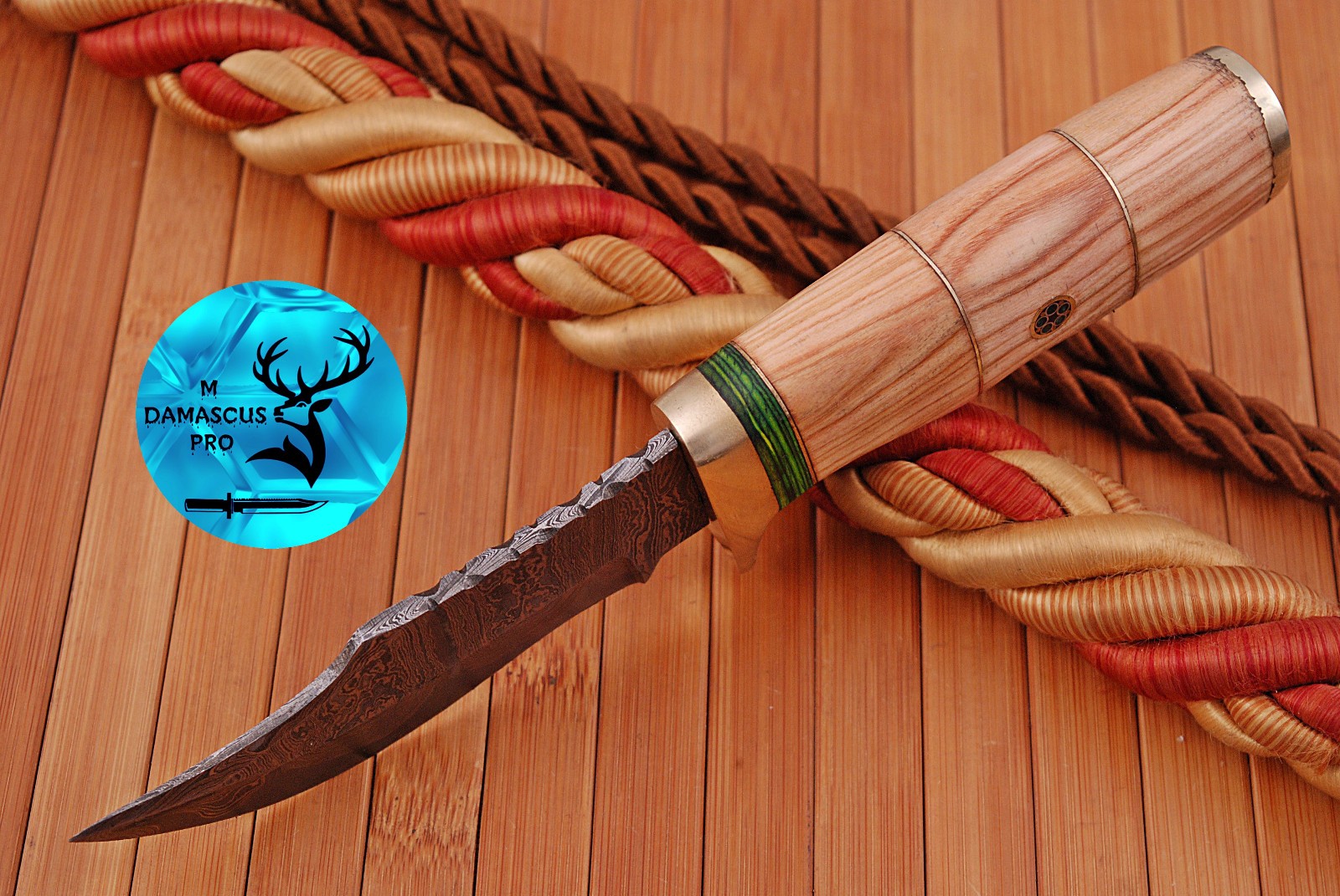 Custom Made Damascus Hunting Knife Hand Forged Damascus Steel Sharp Blade