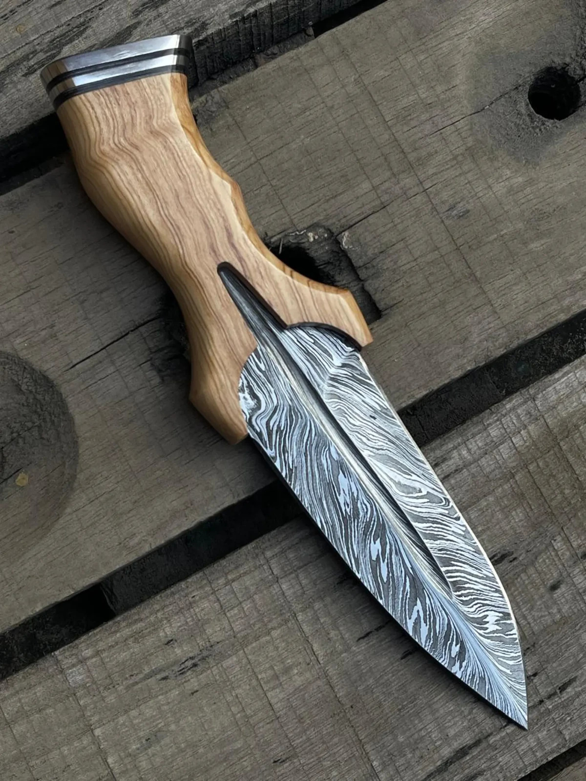 Damascus Steel Feather Knife: Hand Forged Hunting Knife with Sheath