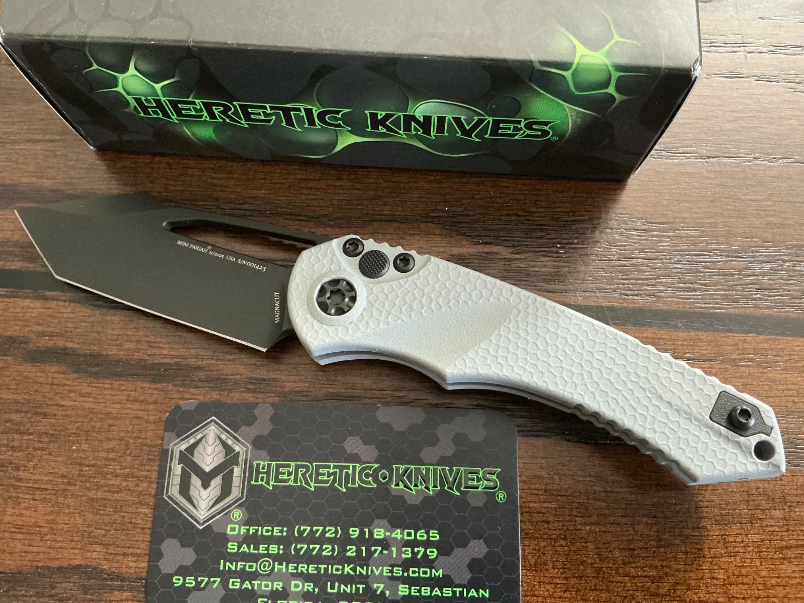 Heretic Knives Mini Pariah H053-4A-GRY MagnaCut Manual Tanto GRAY HANDLE