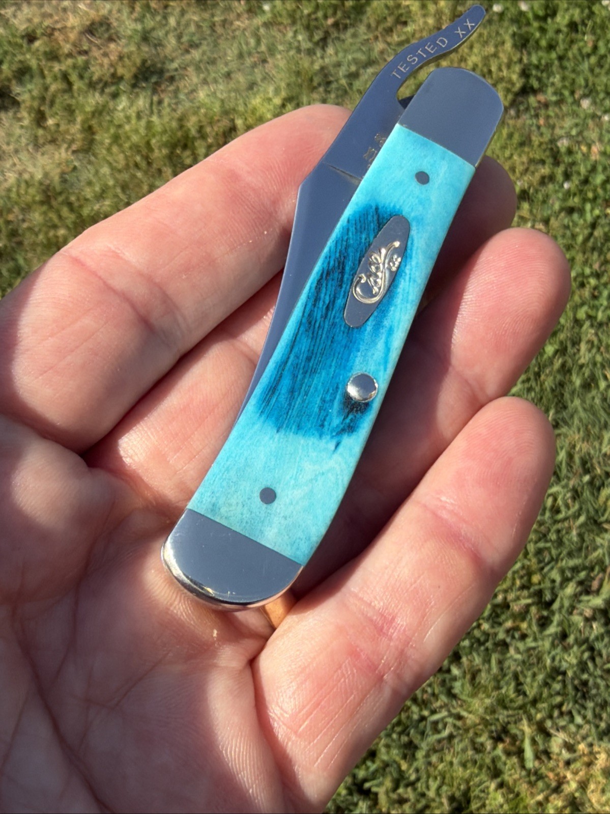 CASE XX 2025 SAWCUT CARRIBEAN BLUE BONE 61953L SS RUSSLOCK KNIFE
