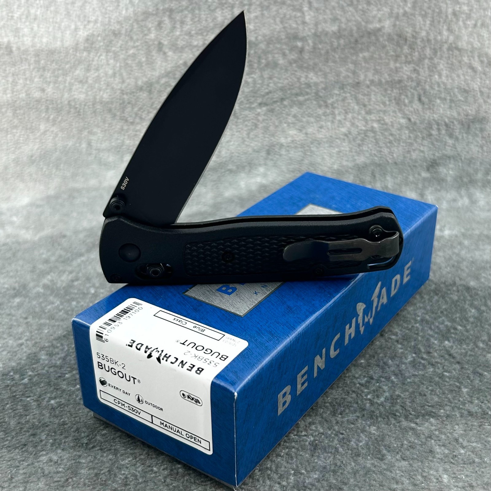 Benchmade-Knives Bugout-(535BK-2) Black CF-Elite Handle CPM-S30V-Steel Knives
