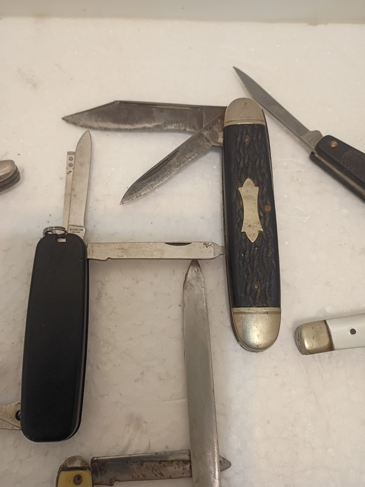 9 Vintage Knives Various Makes and Different Sizes None Perfect Condition