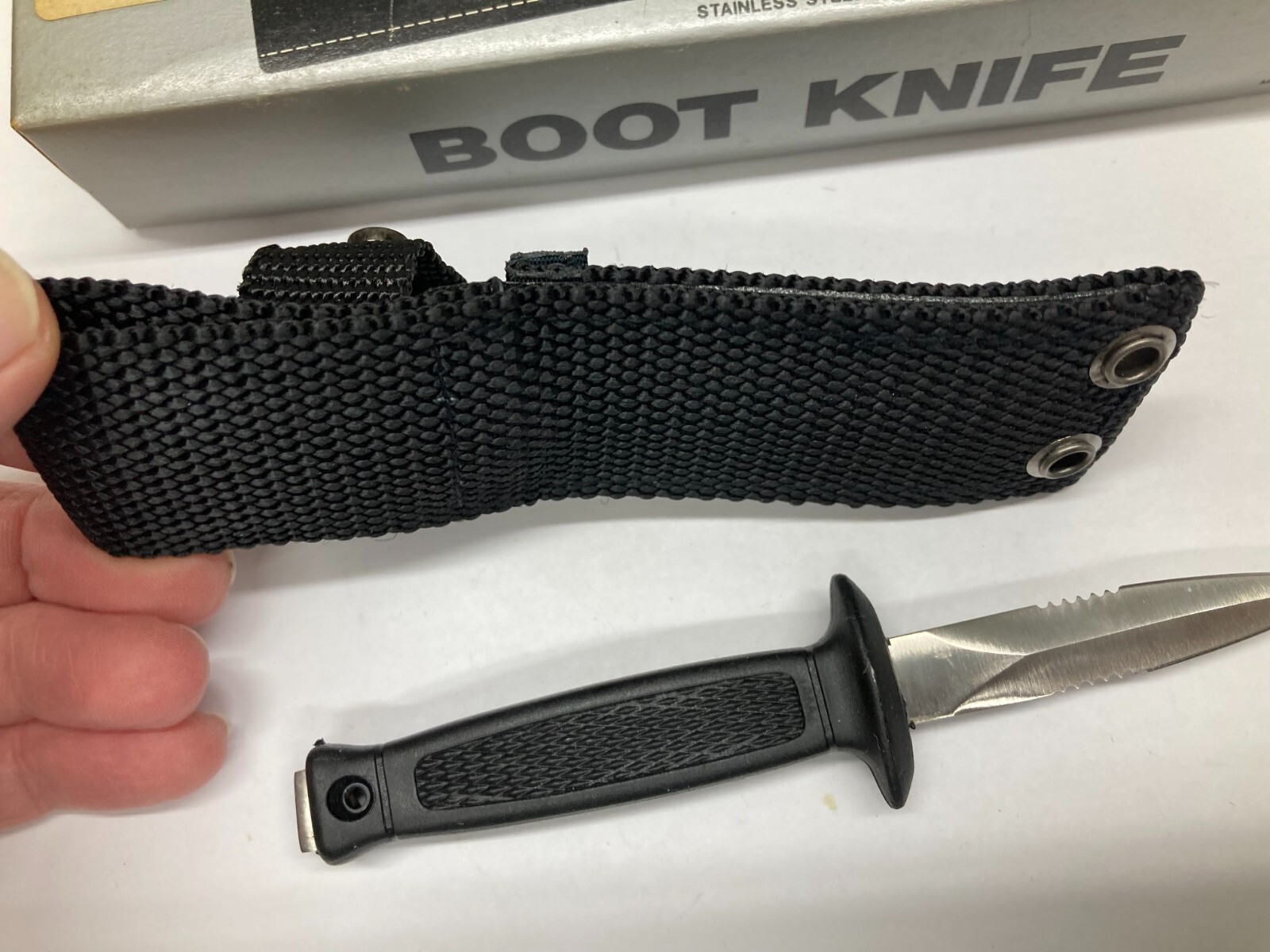 Fixed Blade Knife, Silver Blade, with Nylon Sheath G-011N 4.0268 91.26