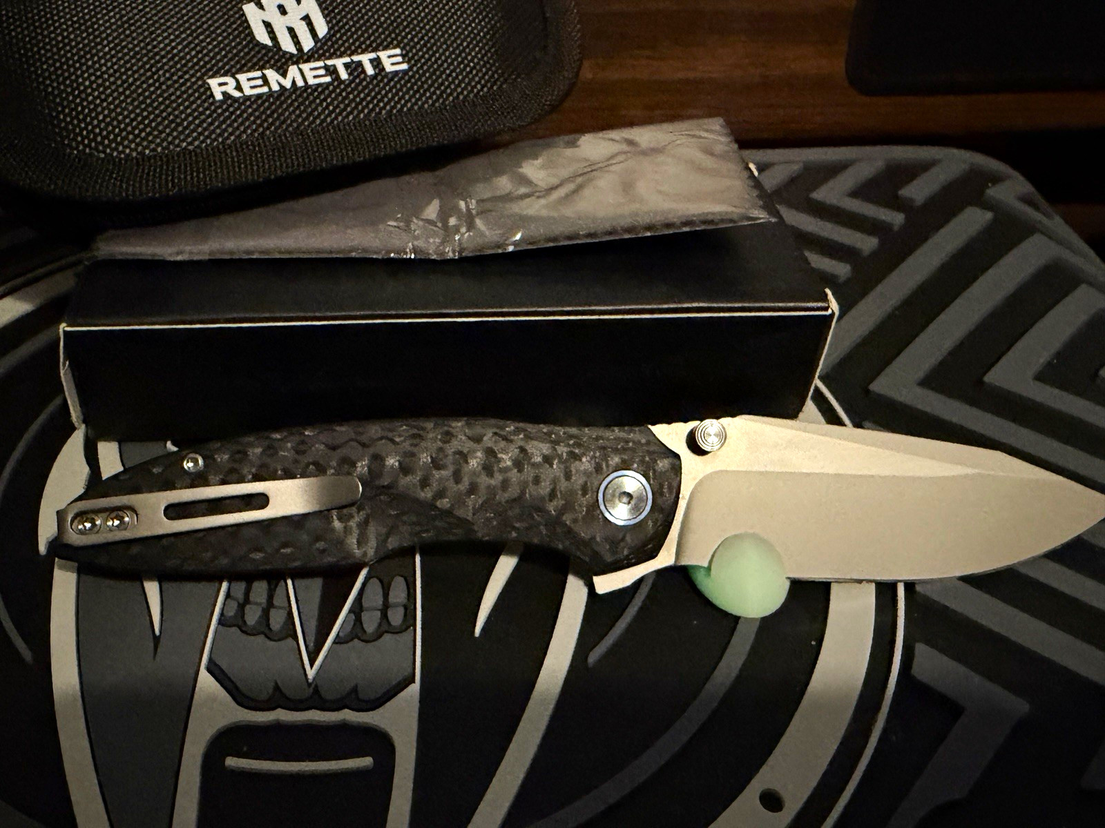 Remette Swordfish M390 Carbon Fiber Pocketknife Drop Point Plain Manual Liner