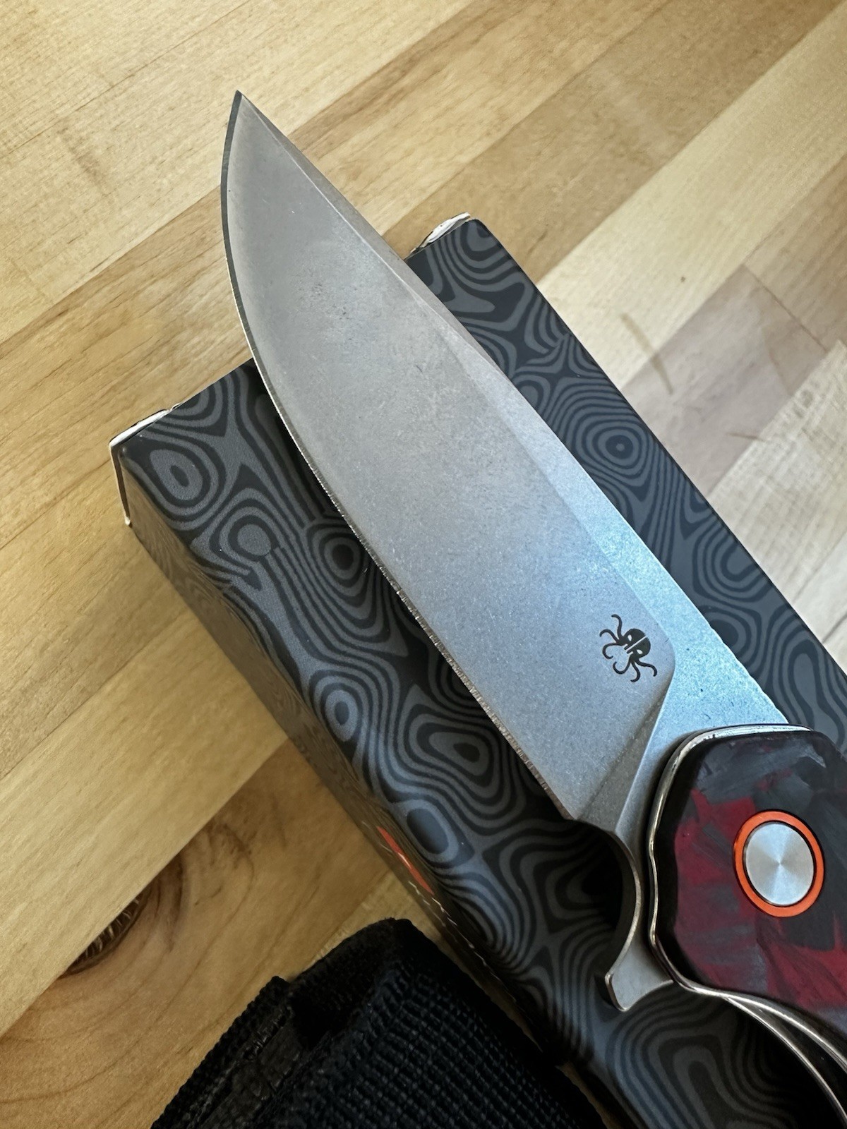 KLAKEN J354-WARPATH, D2 Stonewashed Blade With Red Carbon + G10 Handle EDC