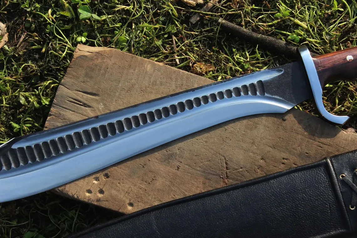 18 Inch Tactical Eagle Machete Knife Full Tang D2 Steel Razor Sharp With Sheath