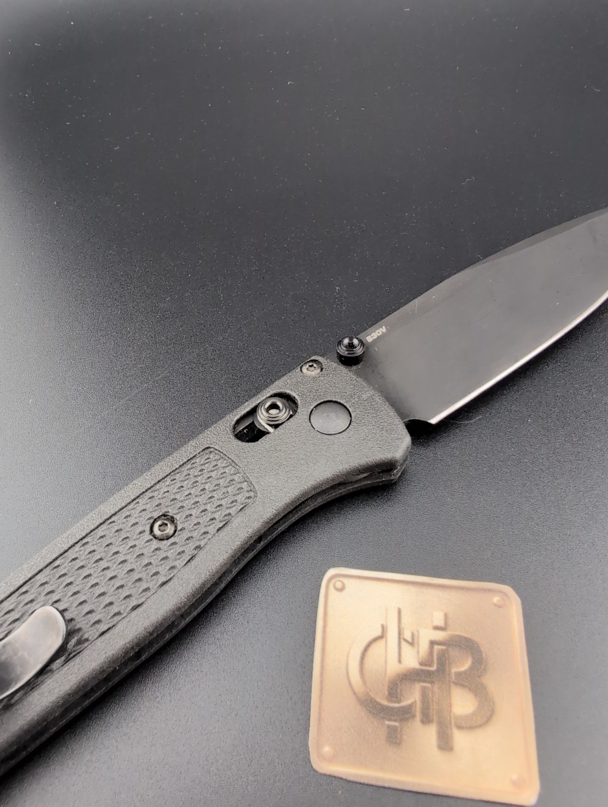 Benchmade – 535BK Bugout S30V Black Plain Blade Black Handles – BS-152