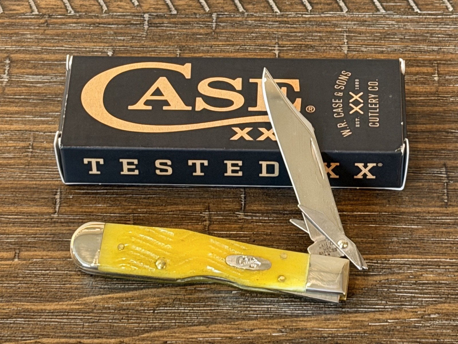 Case XX 75317 Yellow Bone Platts Jig Cheetah Cub