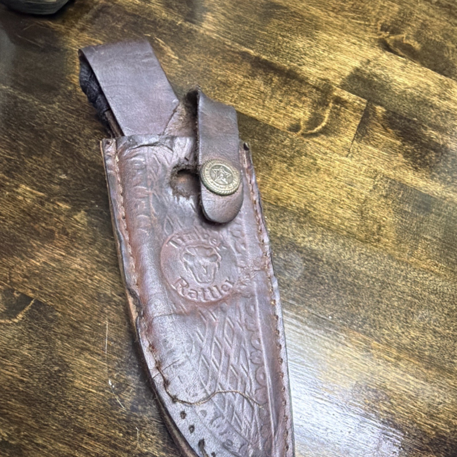 Timber Rattler Hunting Knife Surgical Steel Over 5in Clip Point Wood Sheath