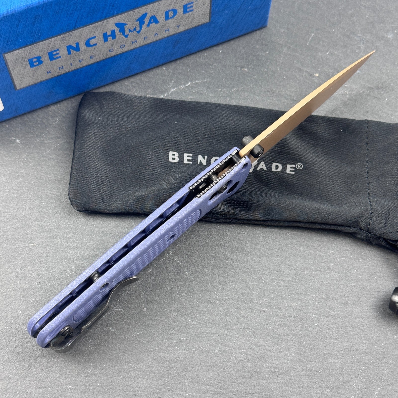 Benchmade Bugout 535FE-05 CPM-S30V Folding Knife Crater Blue Grivory Handle