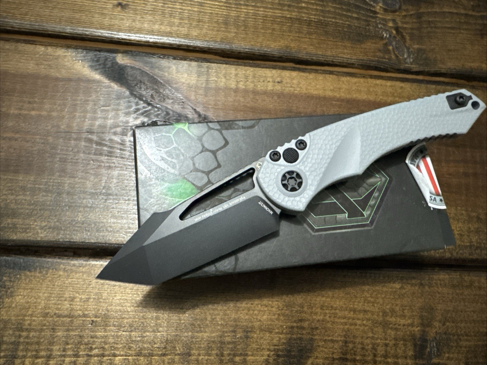Heretic Knives Mini Pariah Manual Gray Chassis MagnaCut DLC Tanto H053-4A-GRY