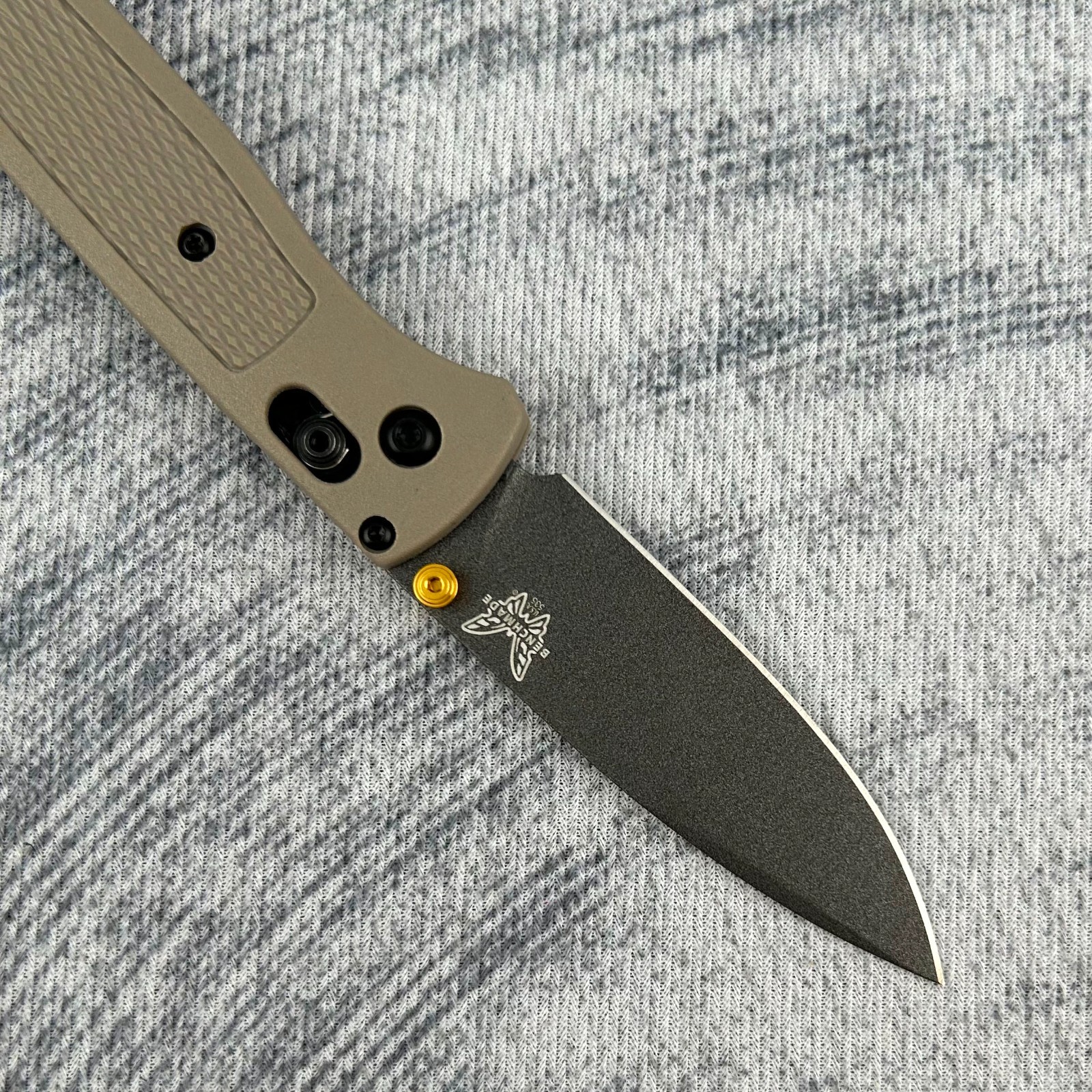 Benchmade Bugout 535GRY-1 |Gray Handle CPM-S30V Stainless Steel Folding knife