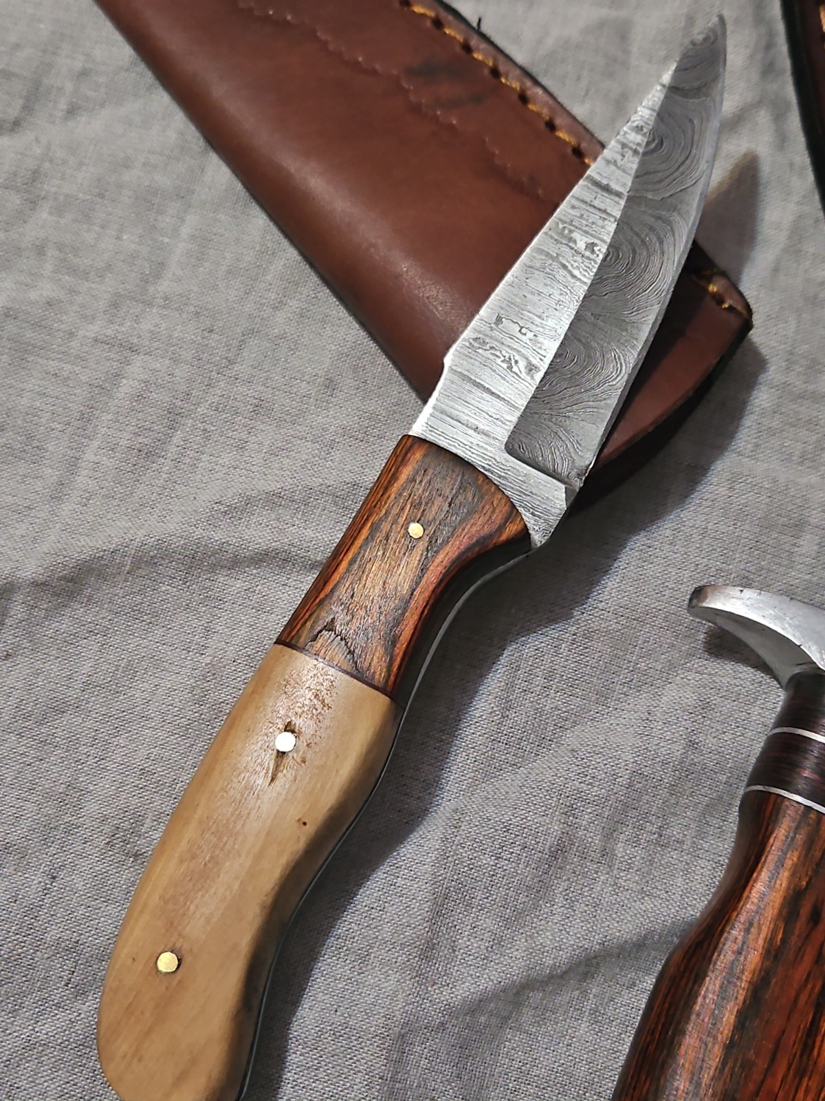 12.5 » Damascus Bowie Knife and 7″ Sidekick Buddy