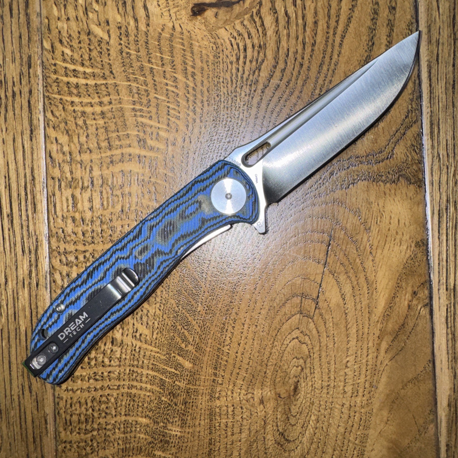 Dream tech D3898MBL Back Flip. Liner Lock. D2 Steel. Blue Multi Colored Micarta