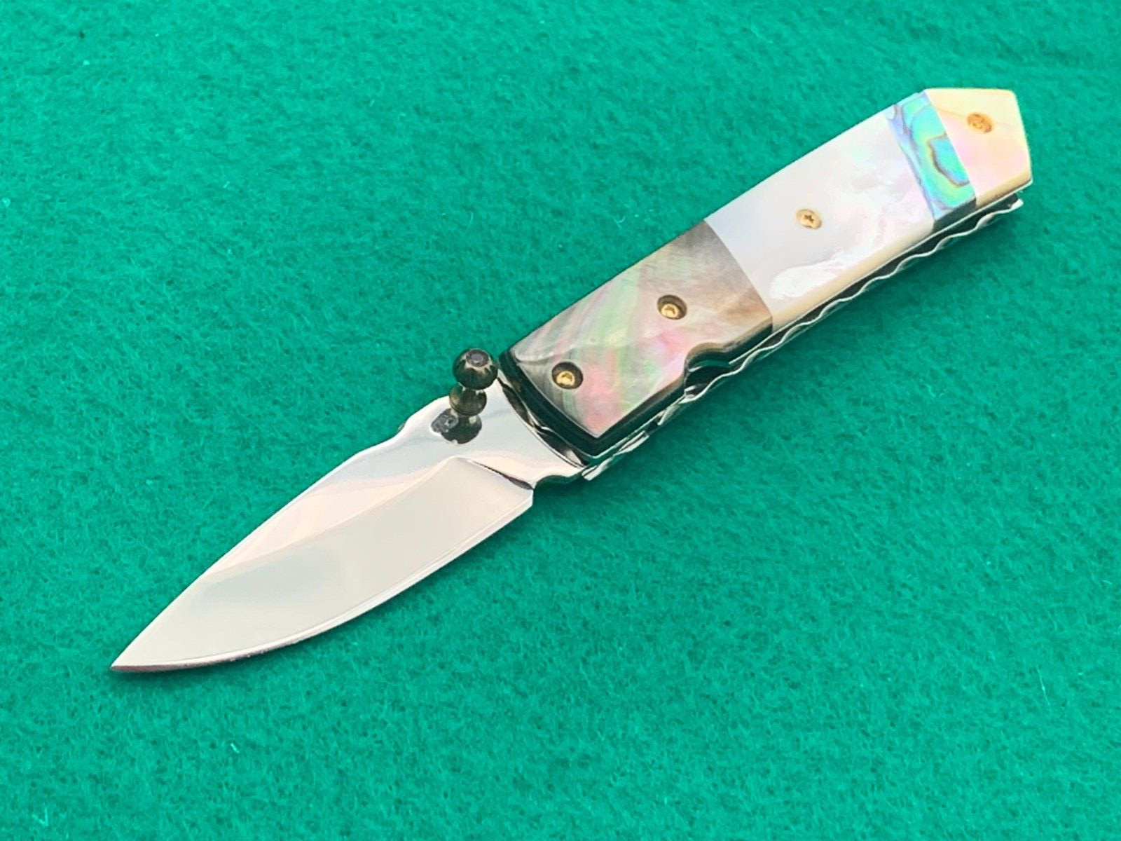 CUSTOM TAWEESAK KNIFE MOTHER OF PEARL / NONE BETTER MUSEUM QUALITY) w/CASE
